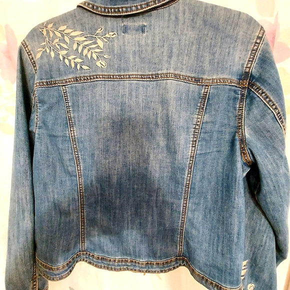 Denim jacket - Picture 2 of 3